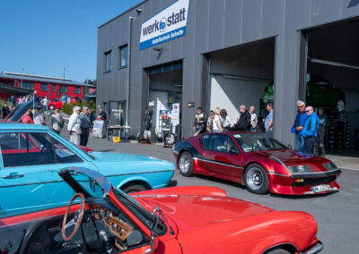 Oldtimer-Corso auf dem Gelände von AutoTechnik Schulte