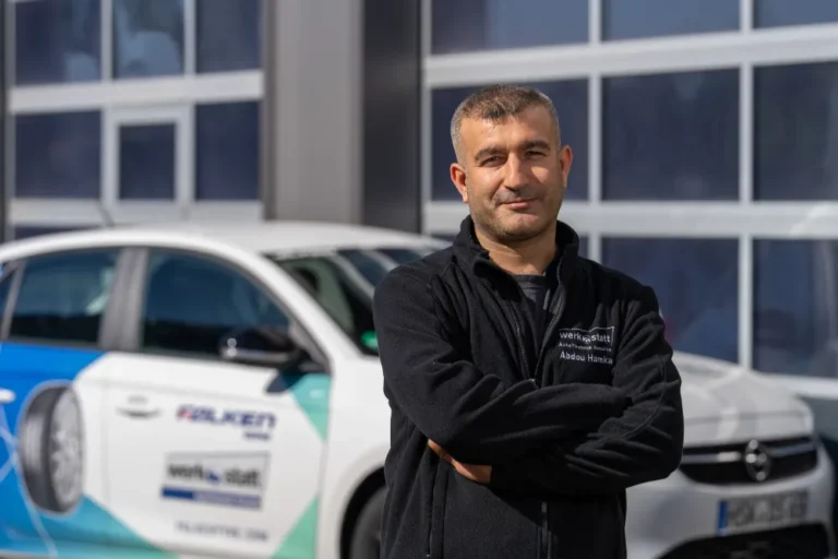 Abdou Hamka Mechaniker spezialisiert Motor-Getriebe